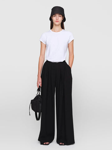 Effortless Elegance: Mastering Minimalist Styling for Every Occasion