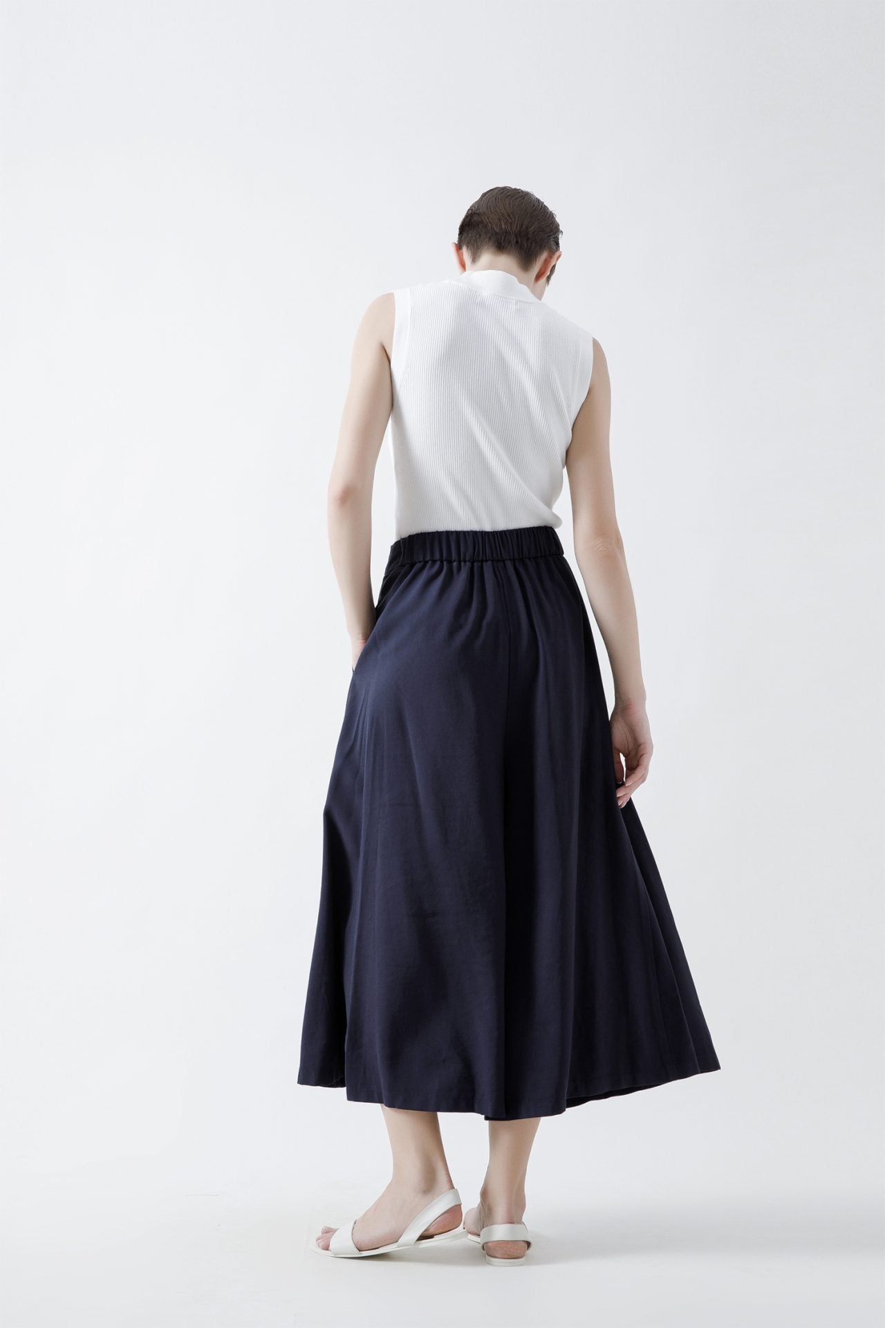color:NAVY
