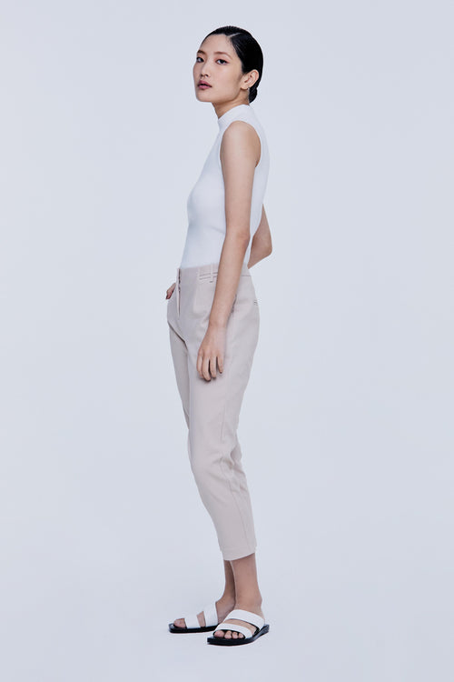 color:BEIGE