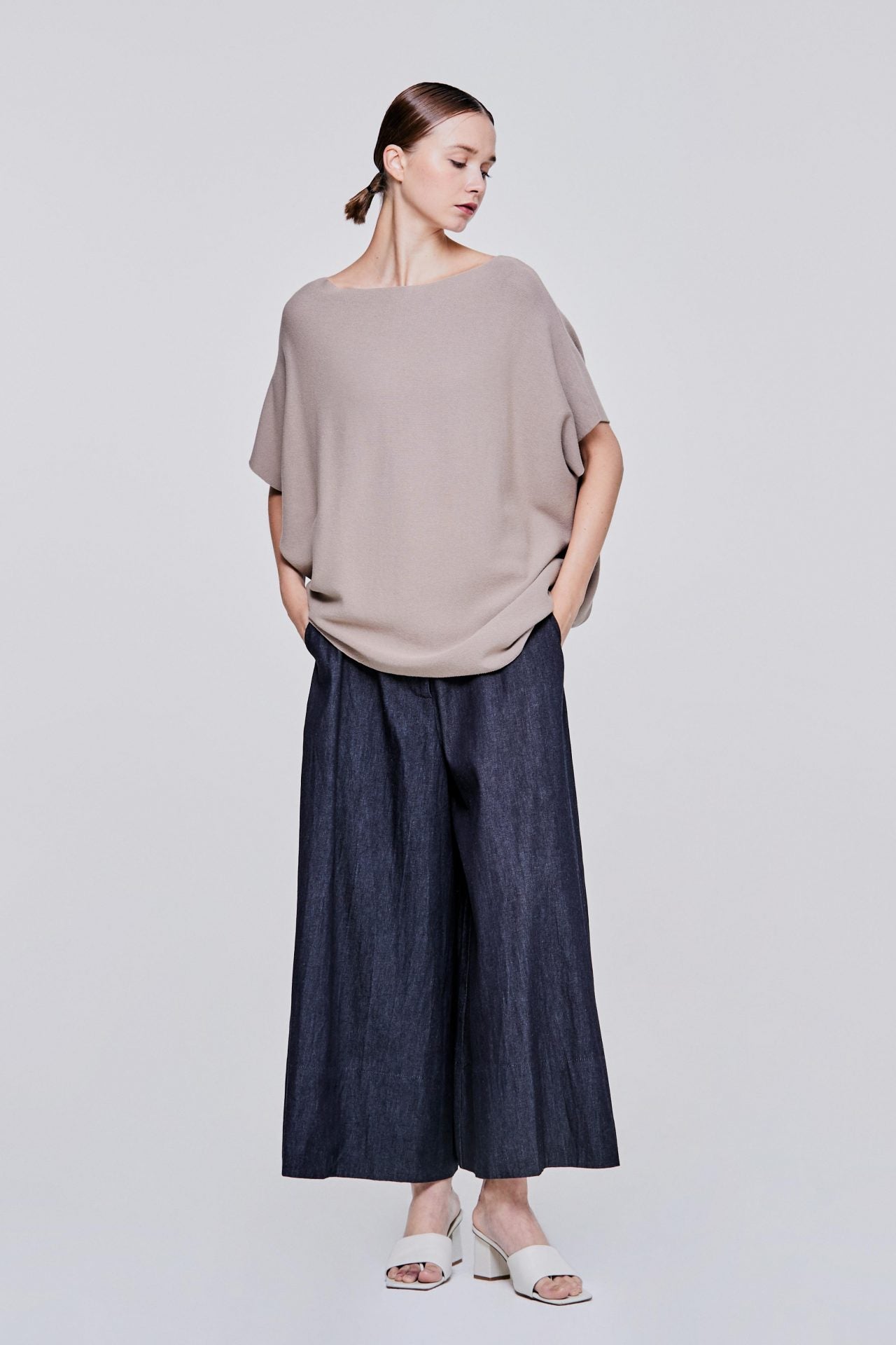 color:KHAKI