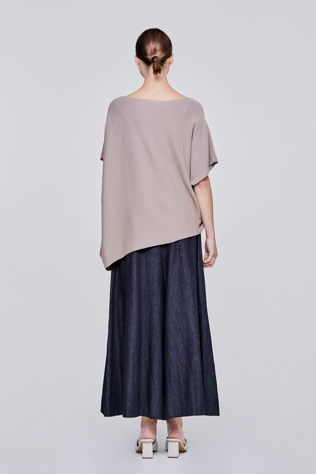 color:KHAKI