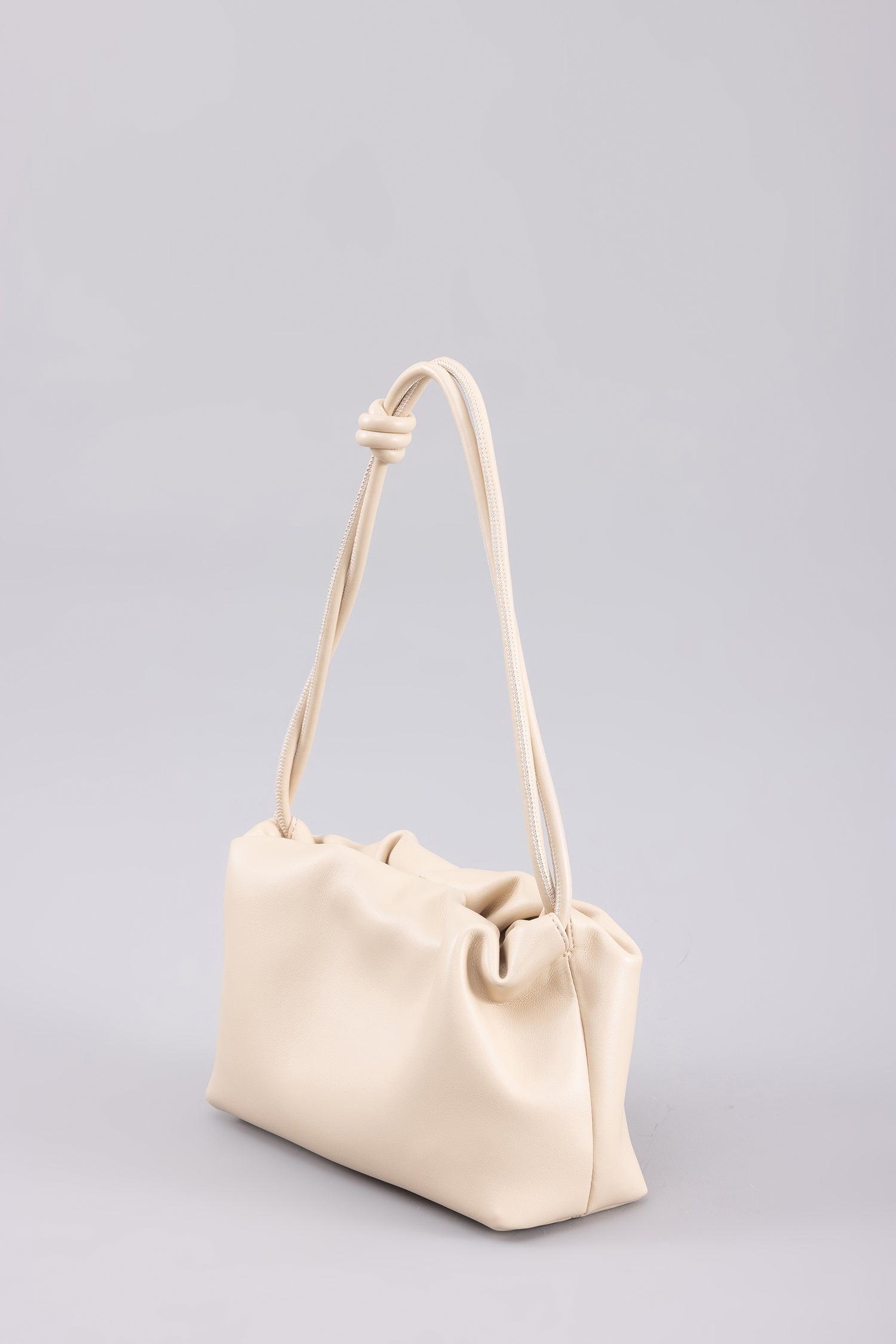 color:BEIGE