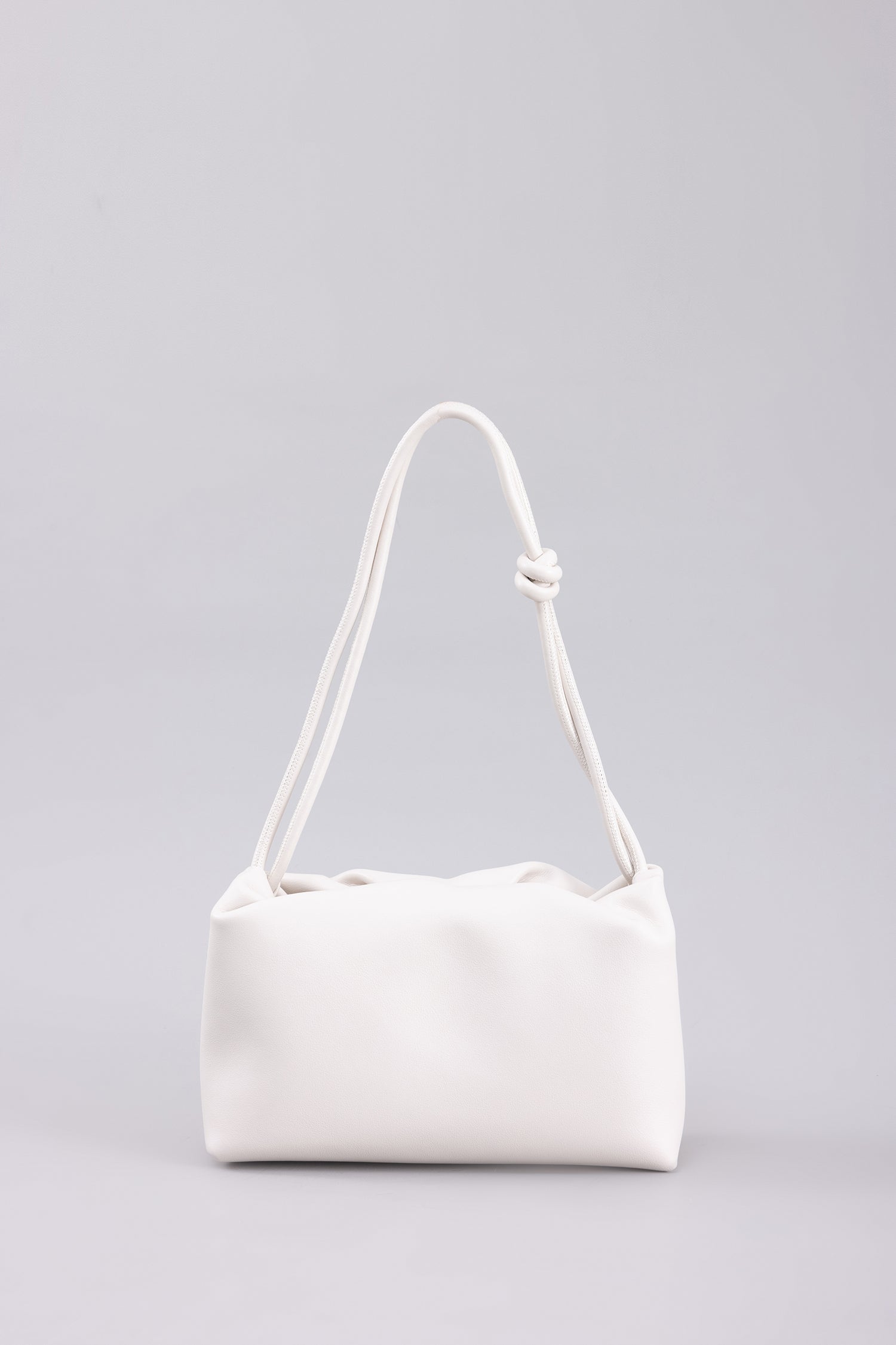 color:CREAM