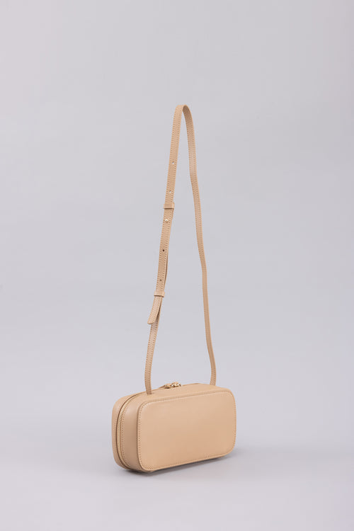 color:BEIGE