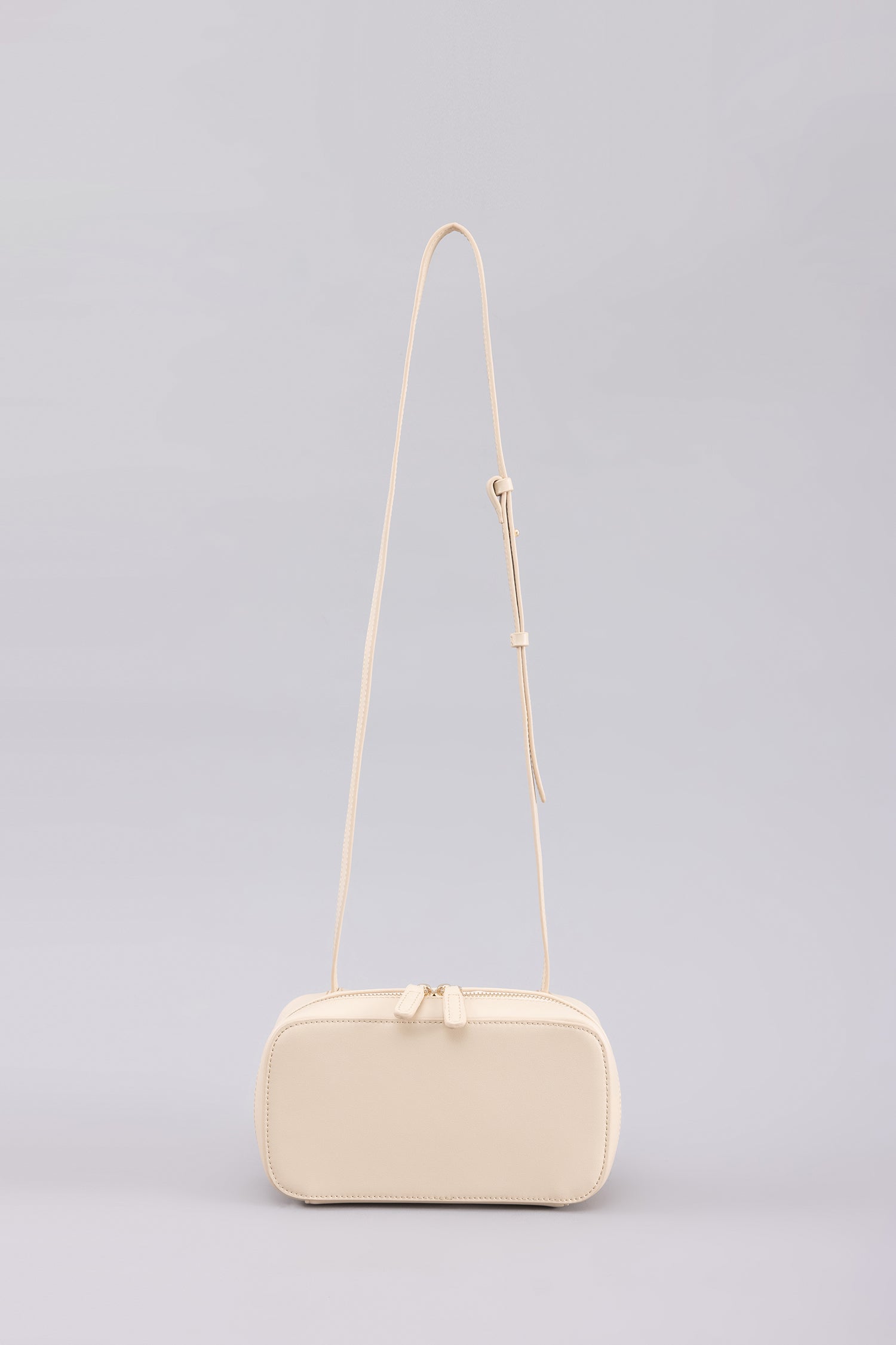 color:CREAM