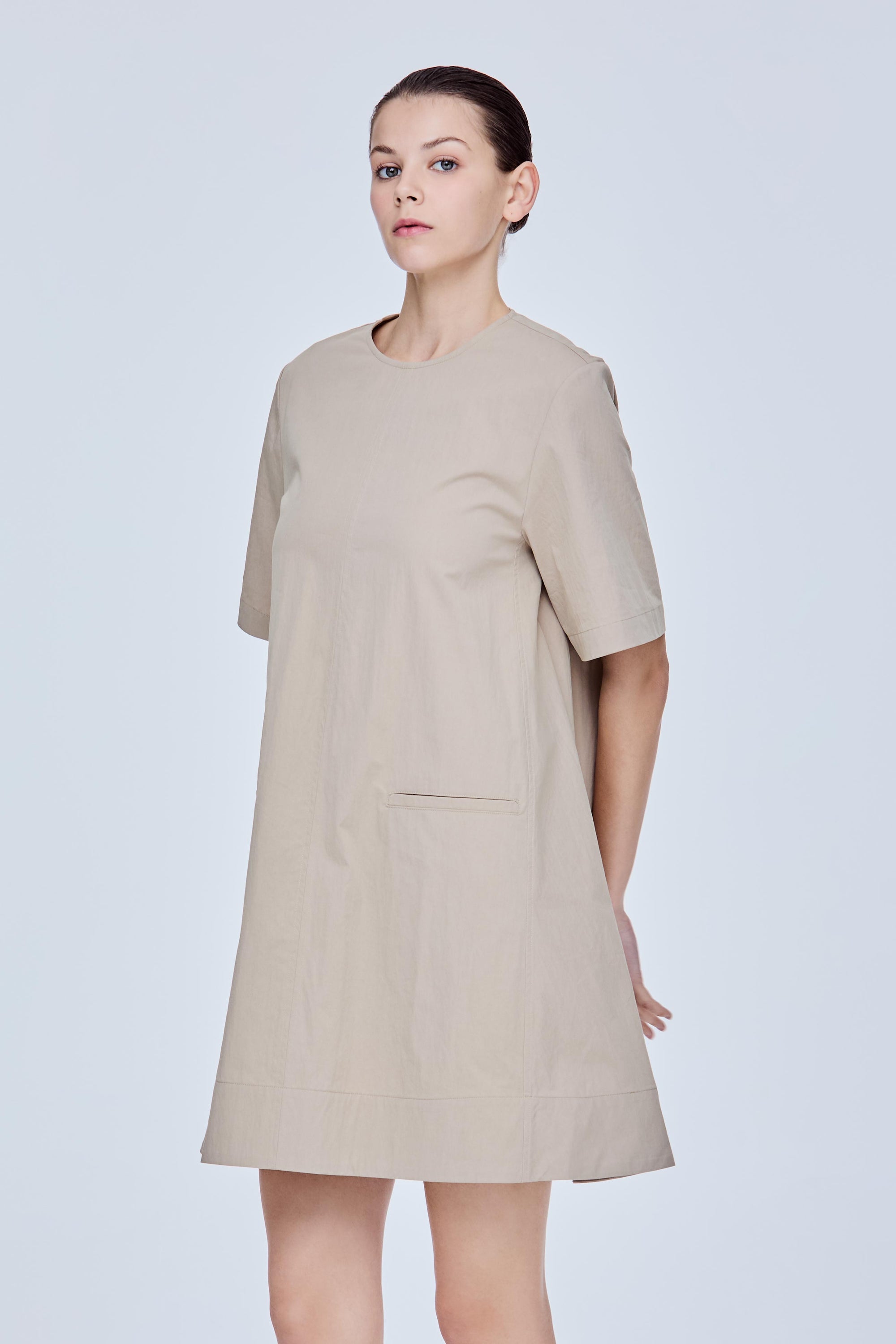 color:KHAKI