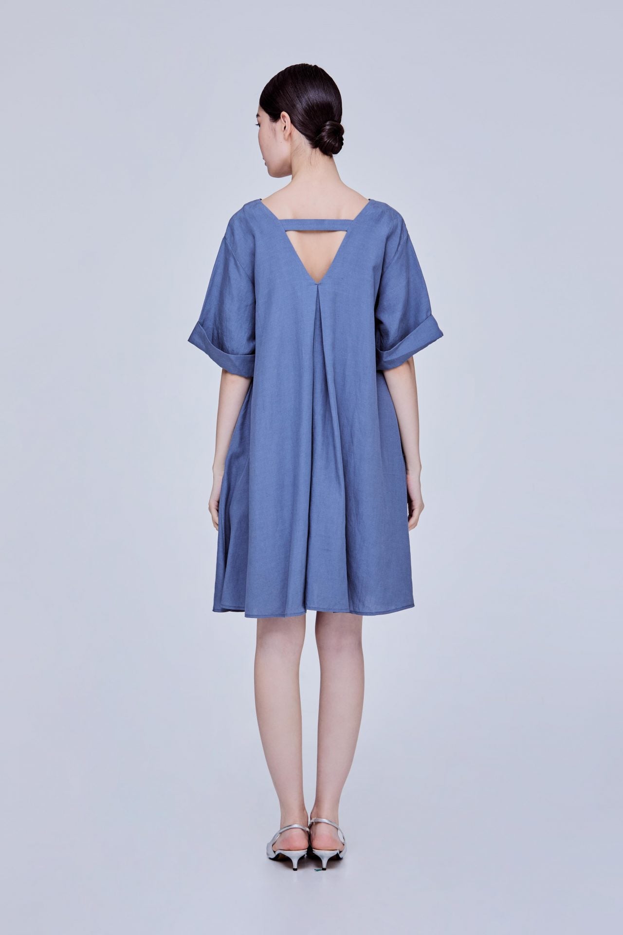 color:STEEL BLUE