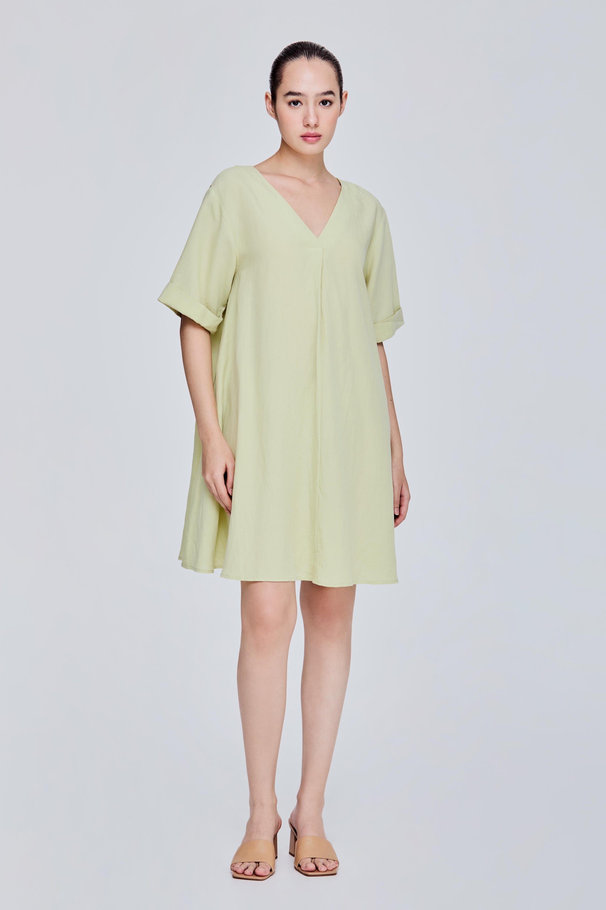 color:APPLE GREEN