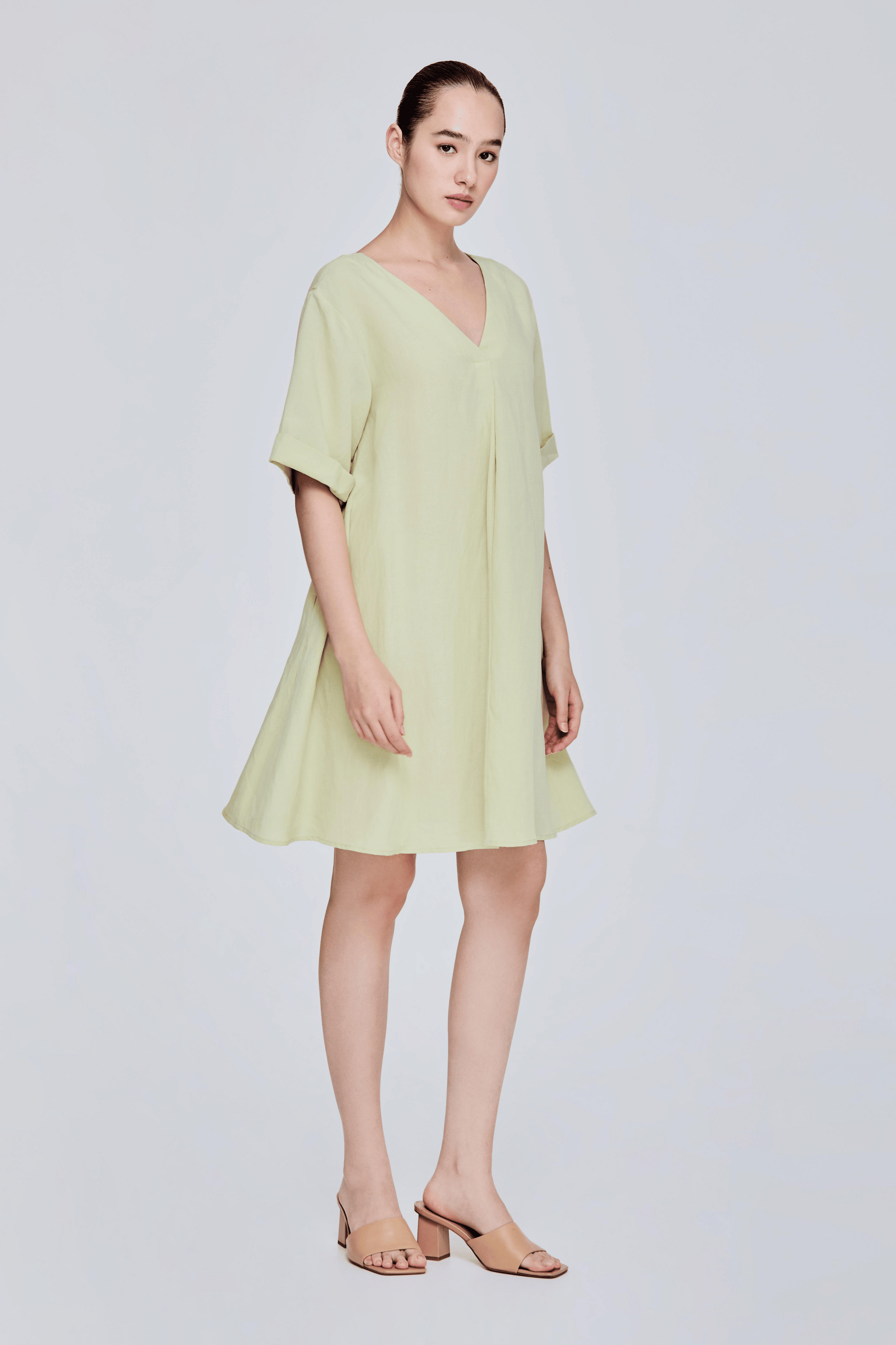color:APPLE GREEN