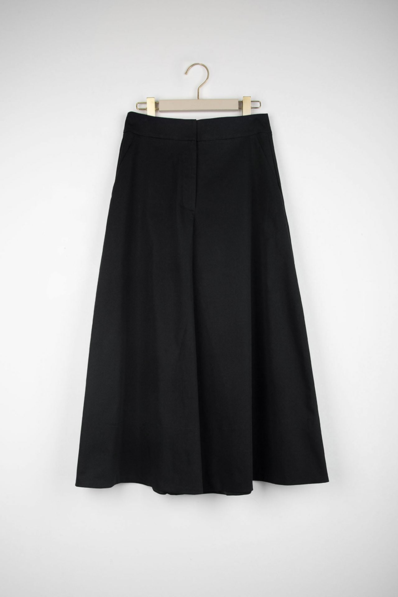 color:NOIR