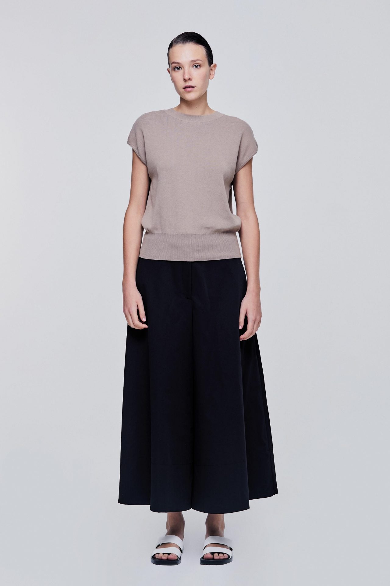 color:KHAKI