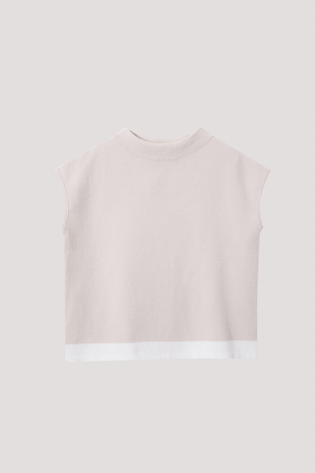 color:BEIGE