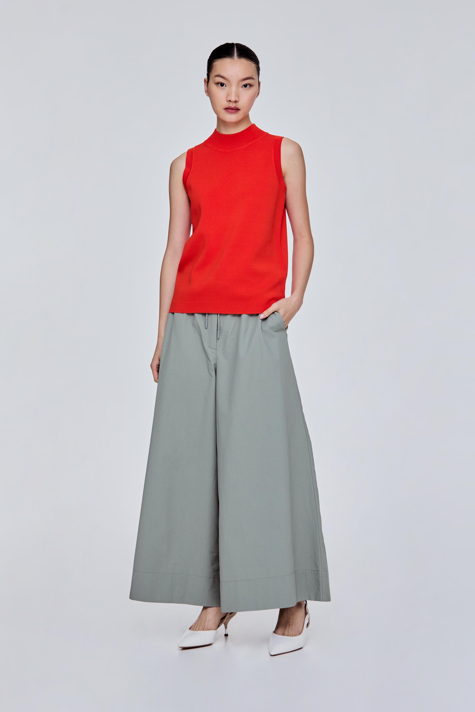 color:ORANGE