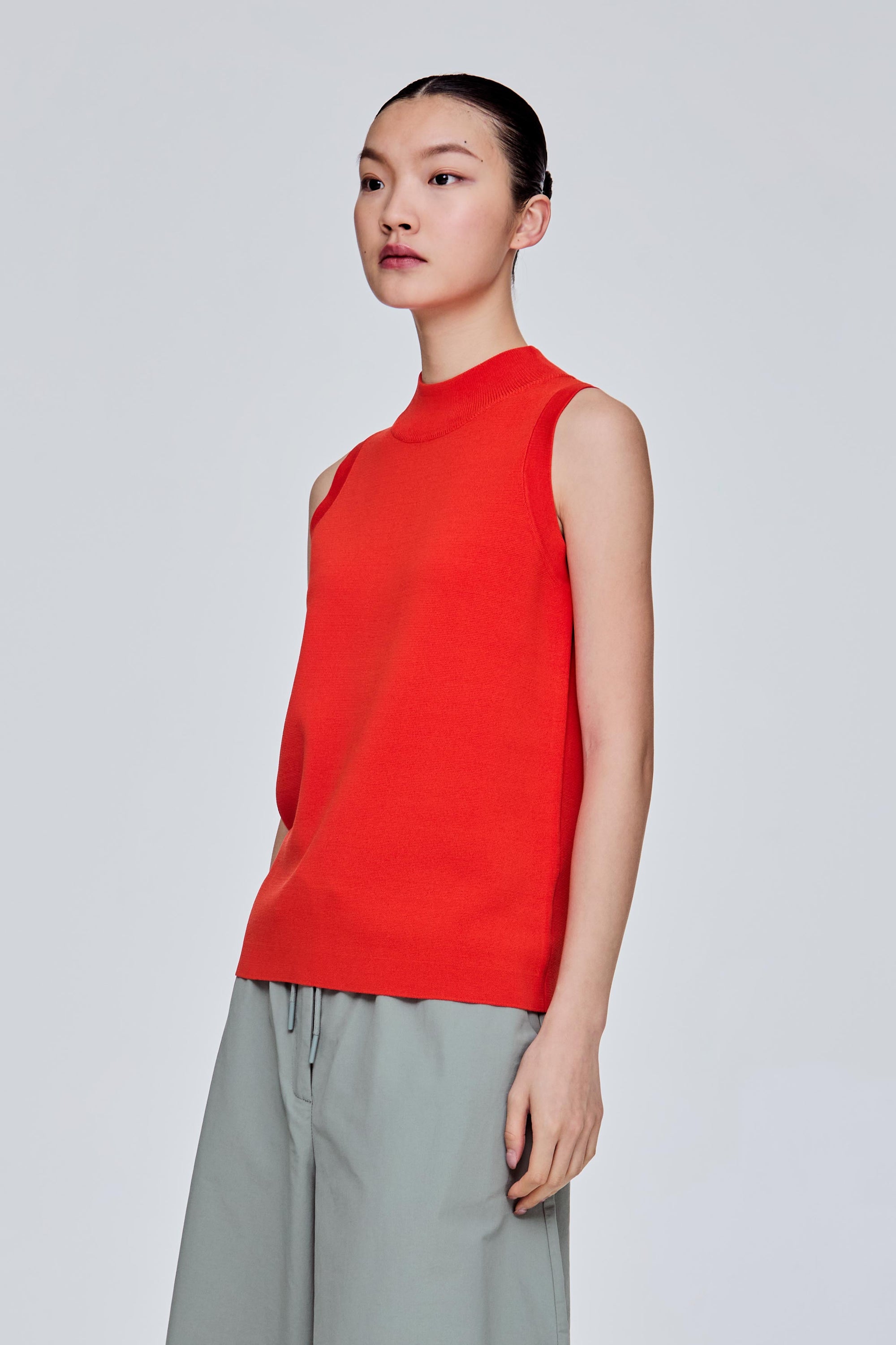 color:ORANGE