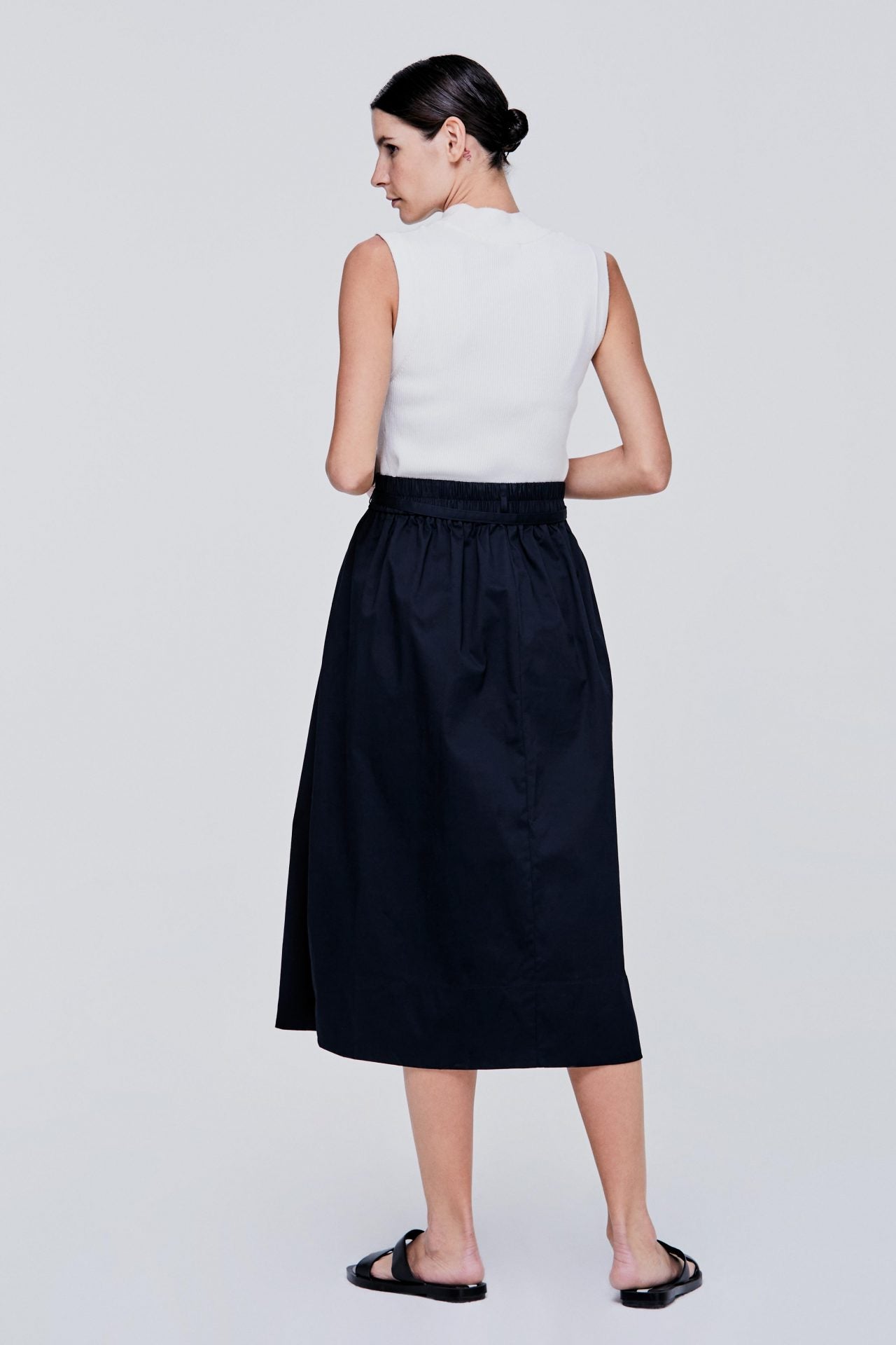 color:NAVY