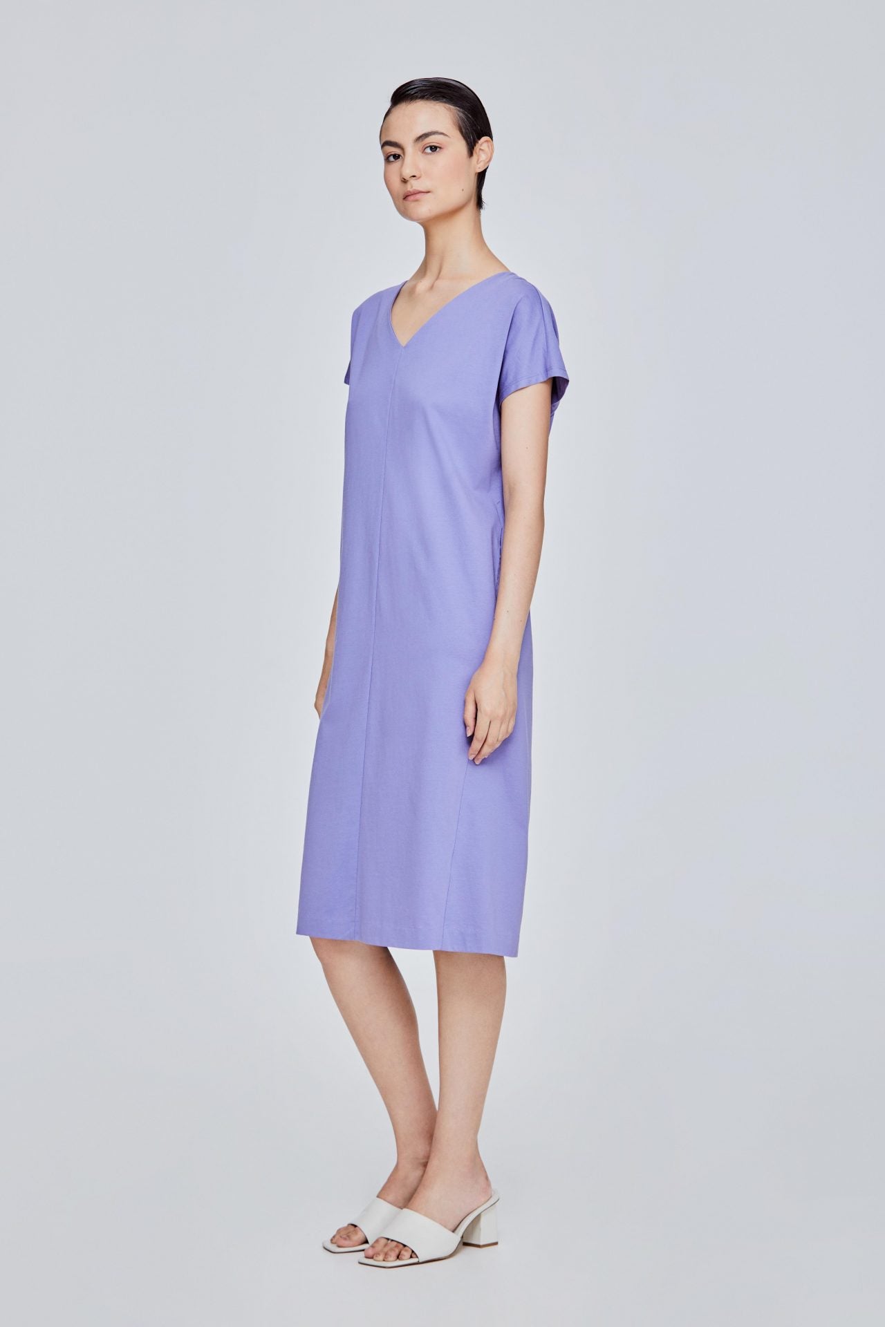 color:LAVENDER