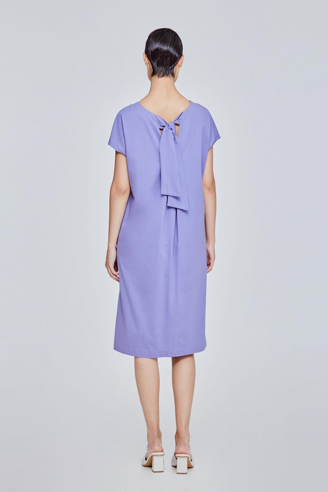 color:LAVENDER