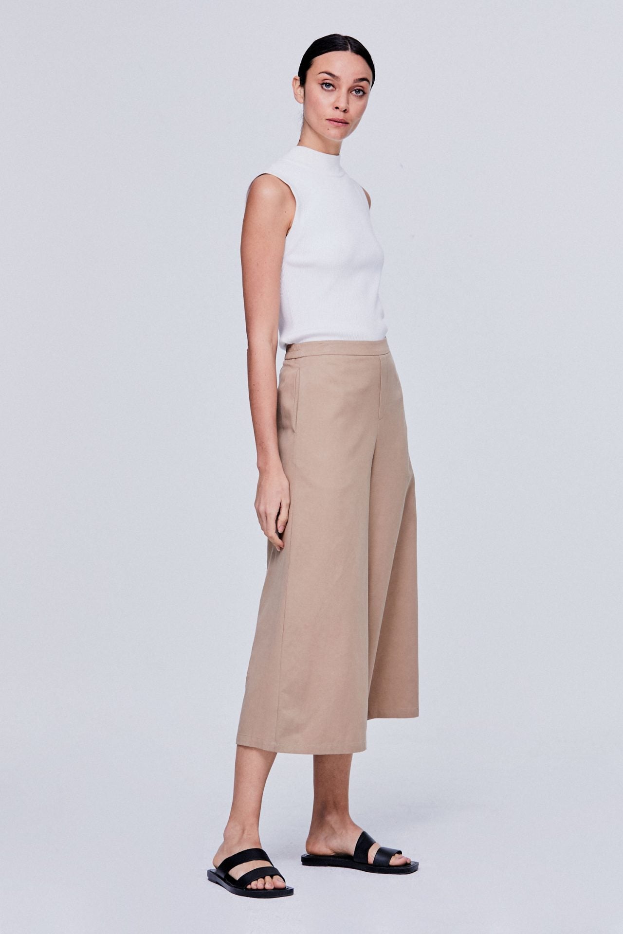color:KHAKI