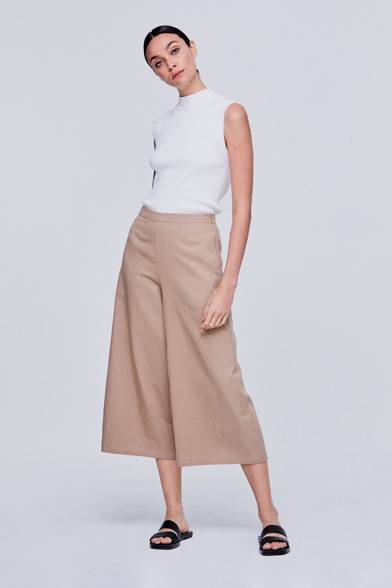 color:KHAKI