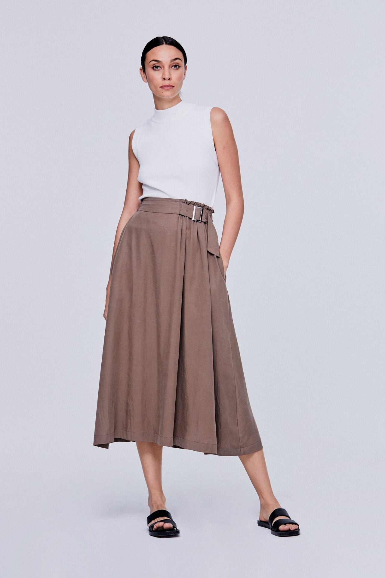 color:KHAKI GREEN