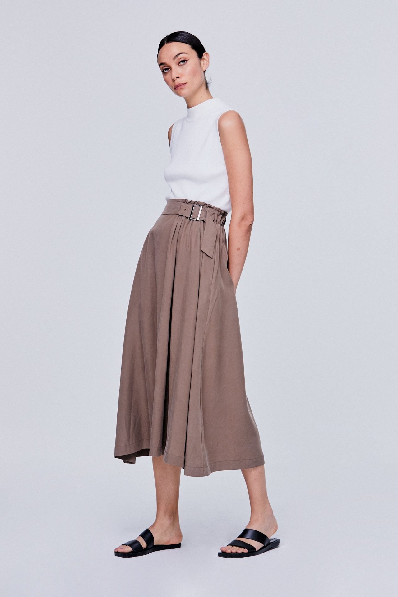 color:KHAKI GREEN