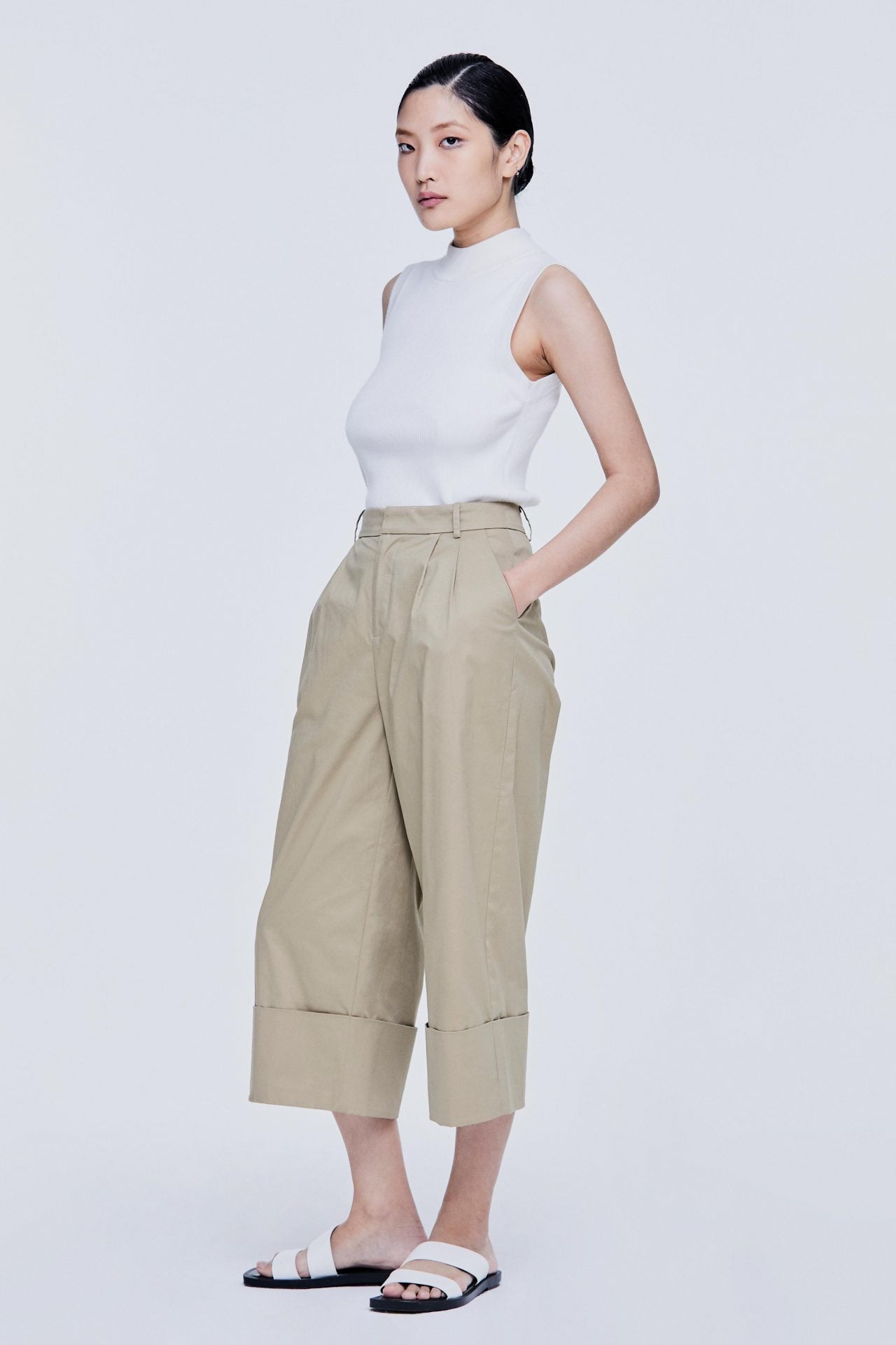 color:KHAKI