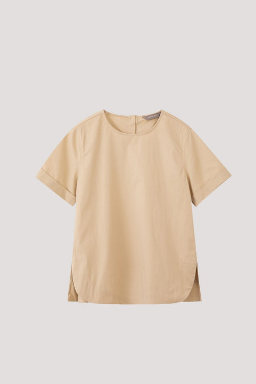 color:BEIGE
