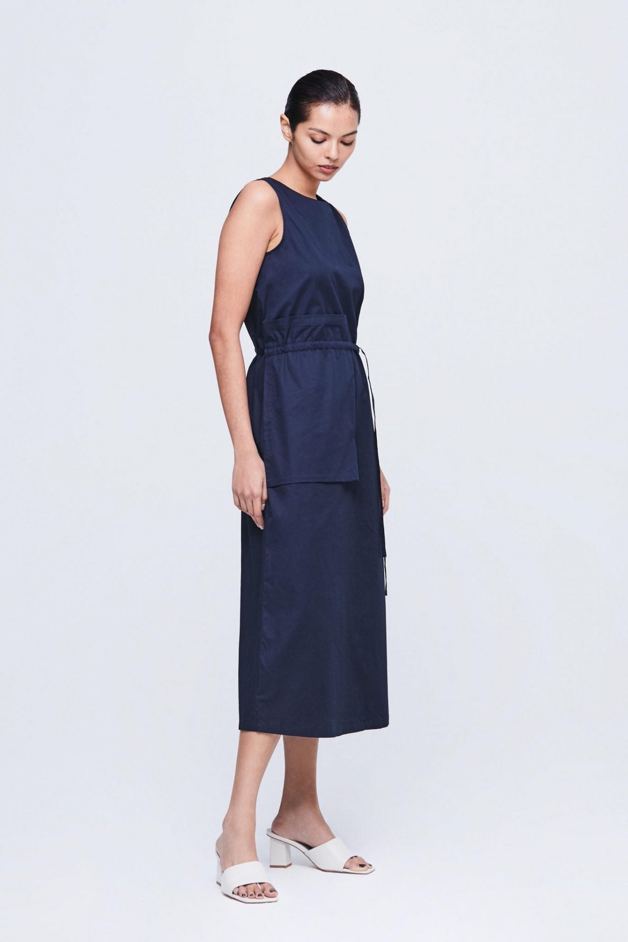 color:NAVY