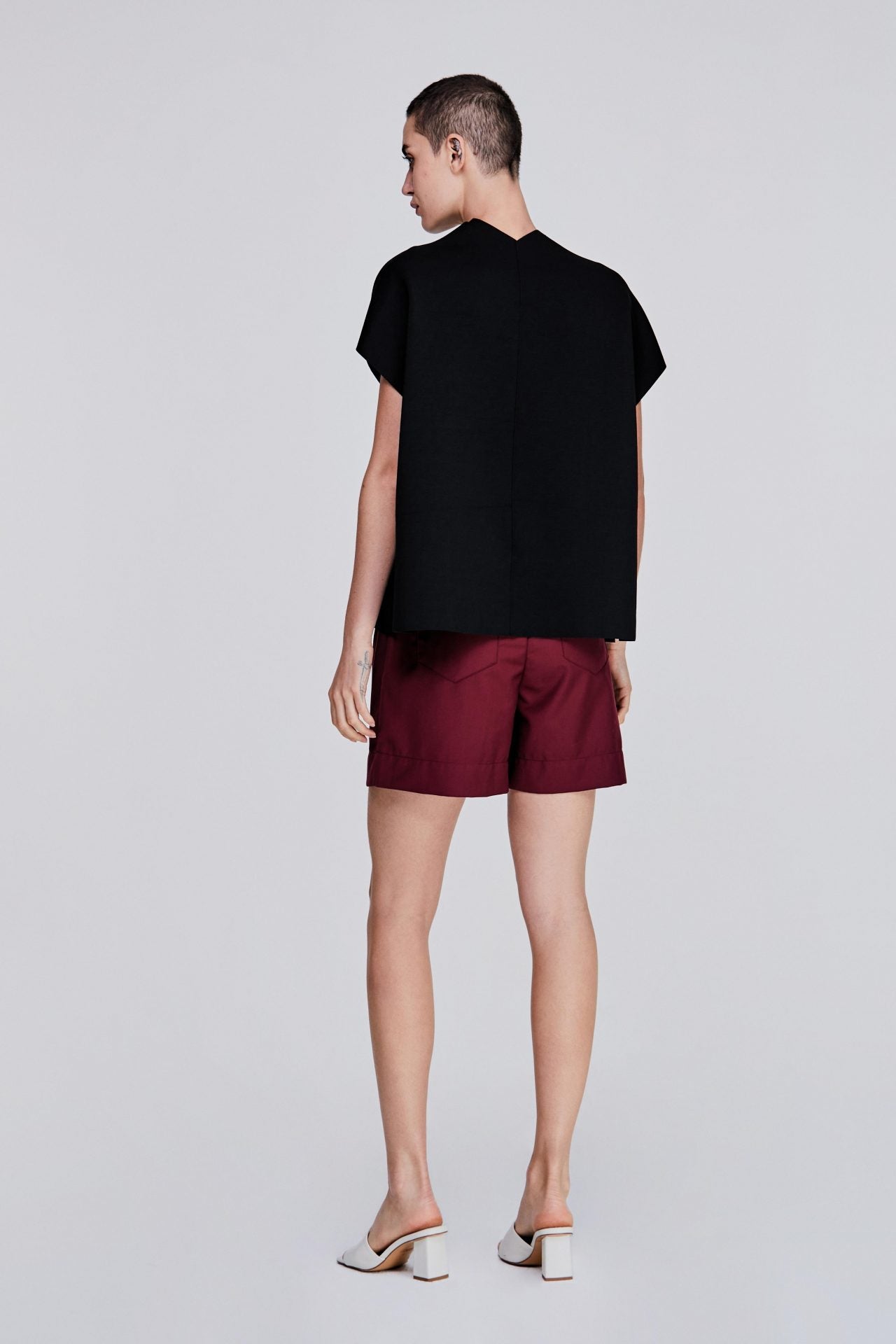 color:NOIR