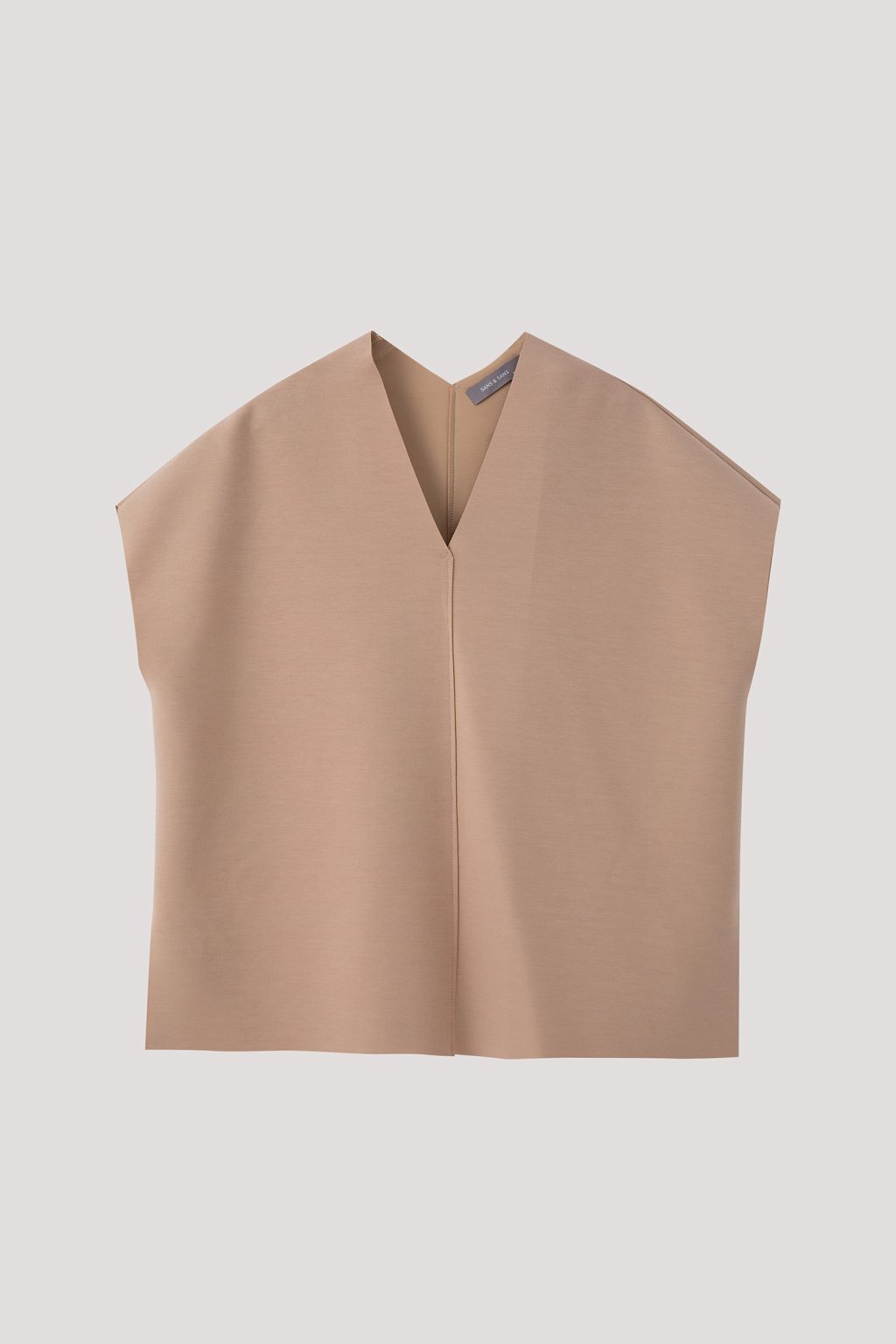 color:BEIGE