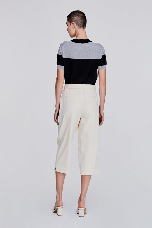 color:BEIGE