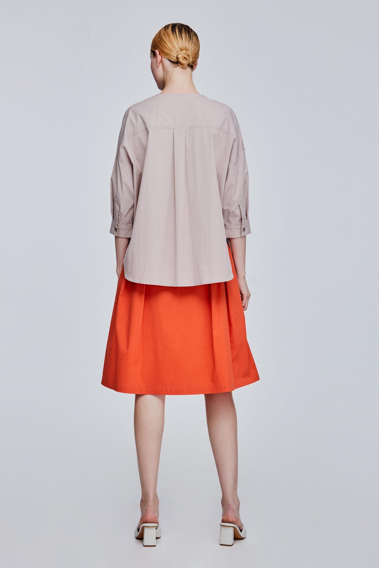 color:TAUPE
