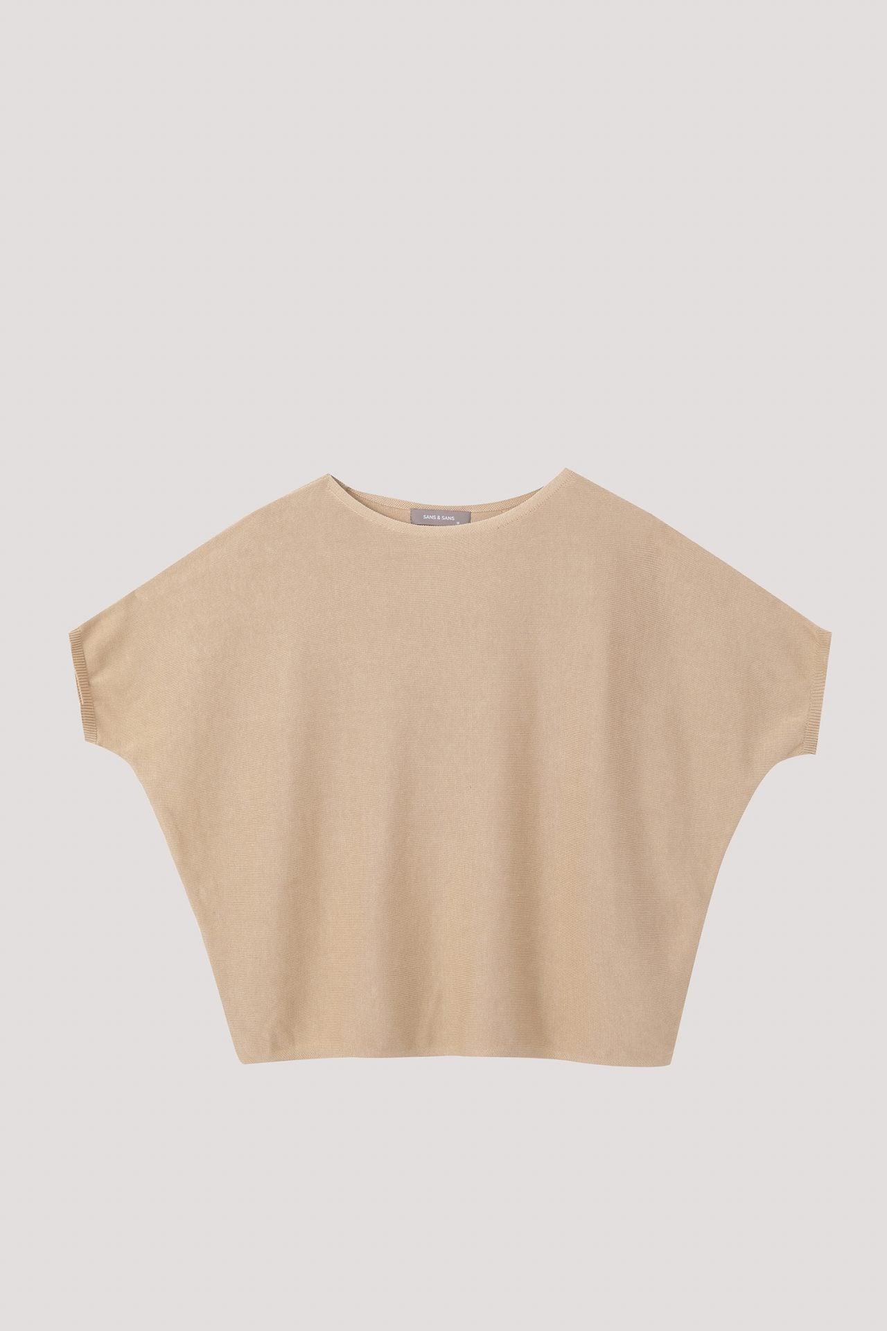 color:BEIGE