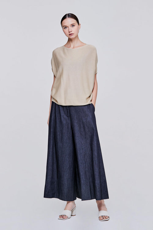color:BEIGE