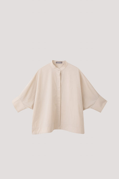 color:BEIGE
