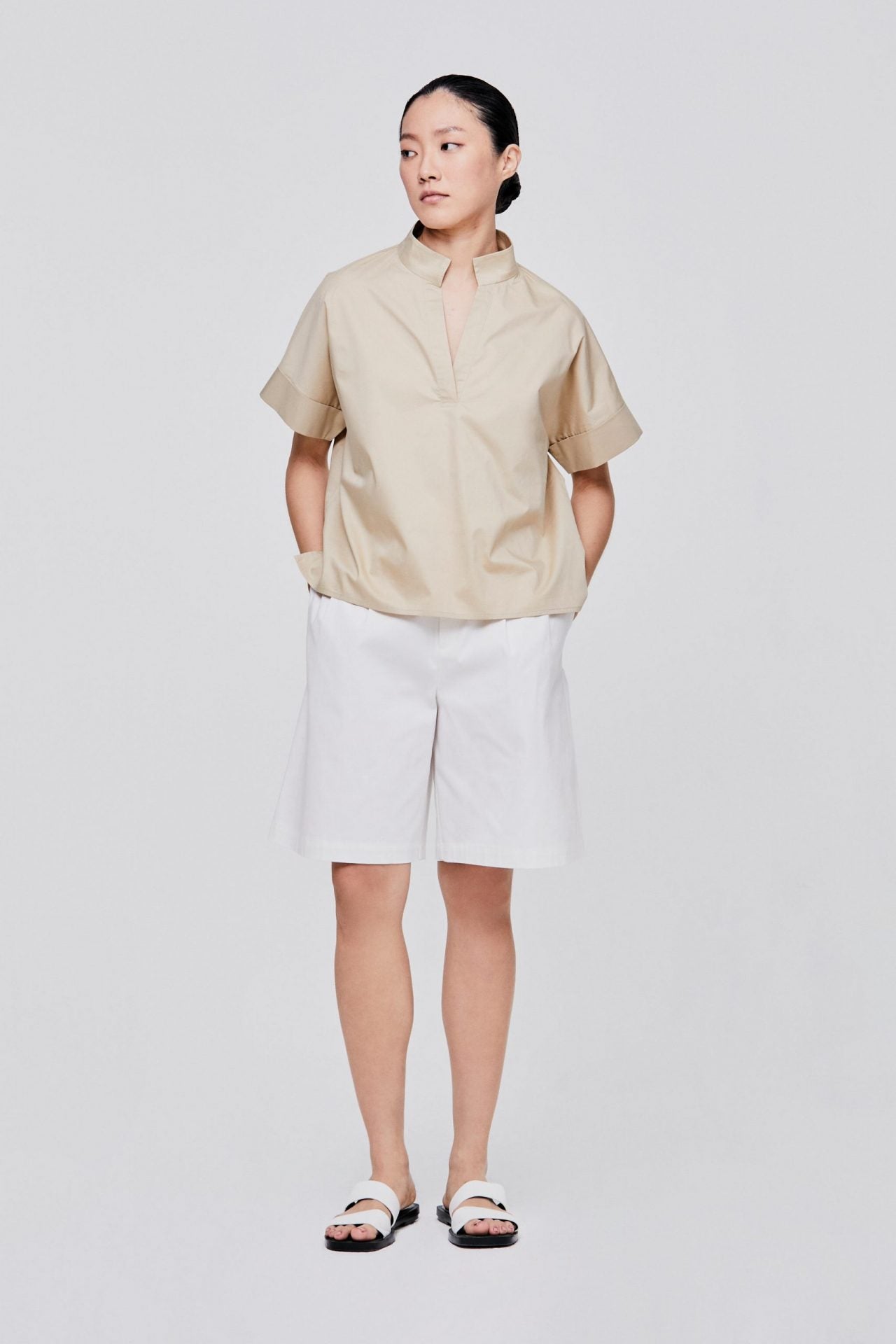 color:KHAKI