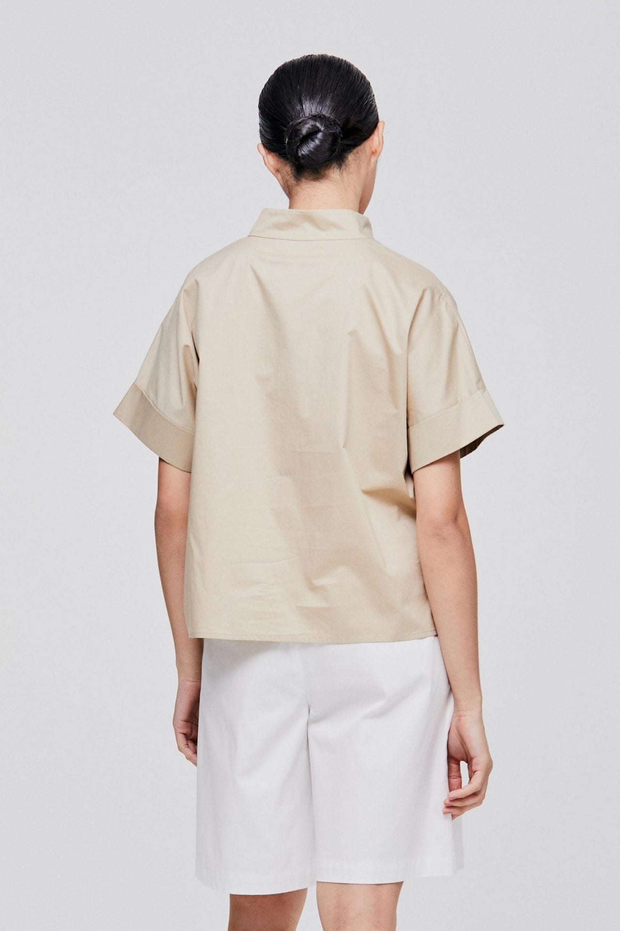 color:KHAKI