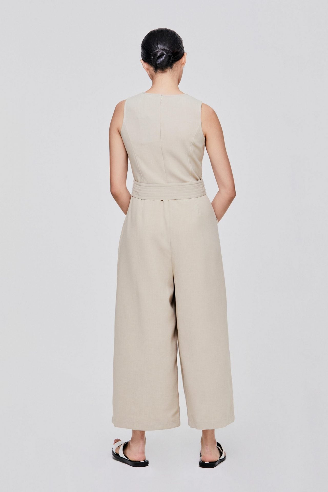 color:SAND