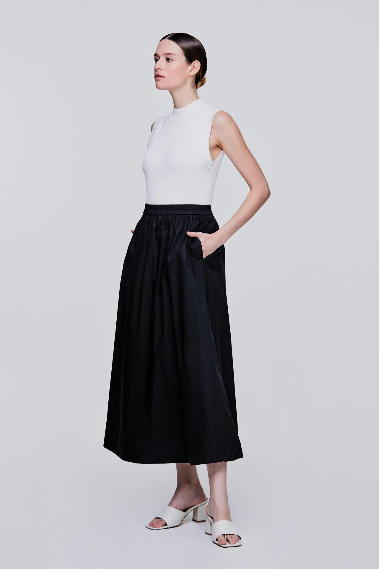 color:NOIR