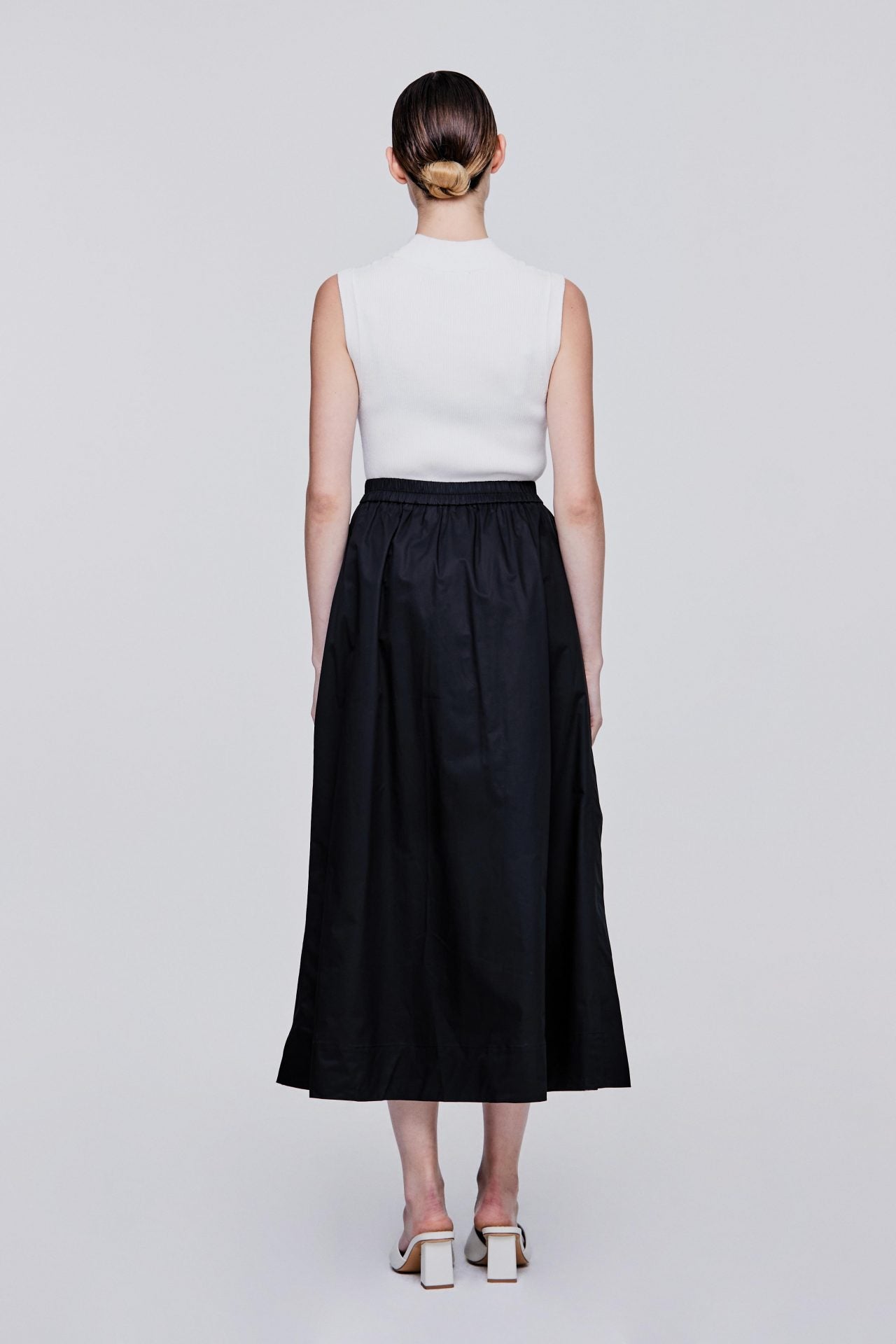color:NOIR