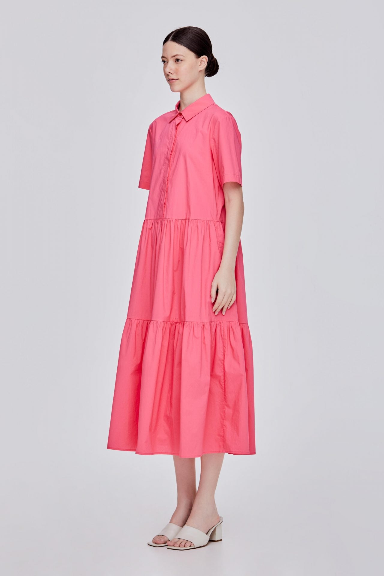 color:PINK