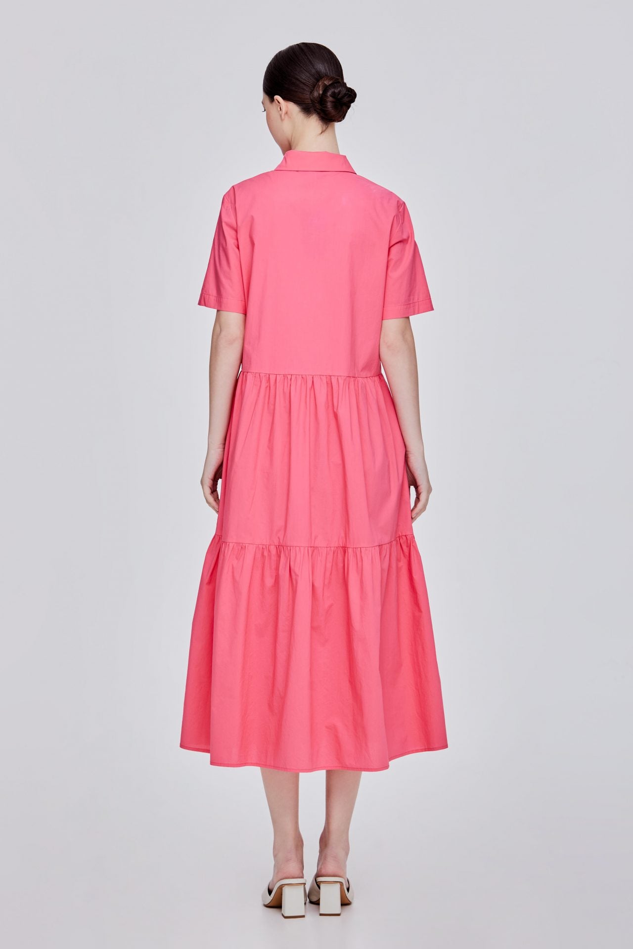 color:PINK