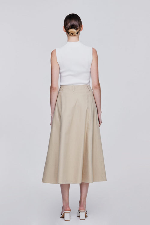 color:BEIGE