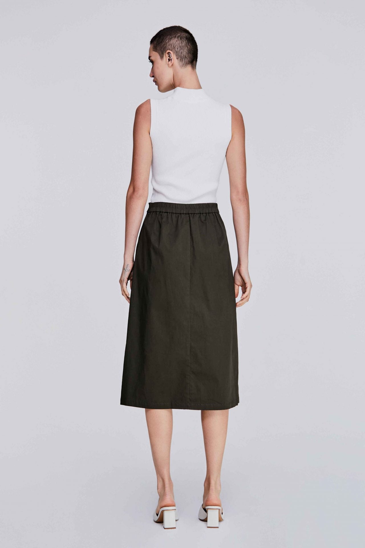 color:ARMY GREEN