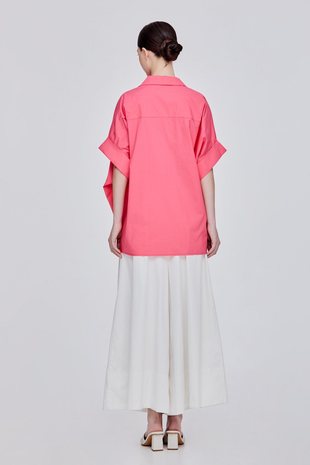 color:PINK