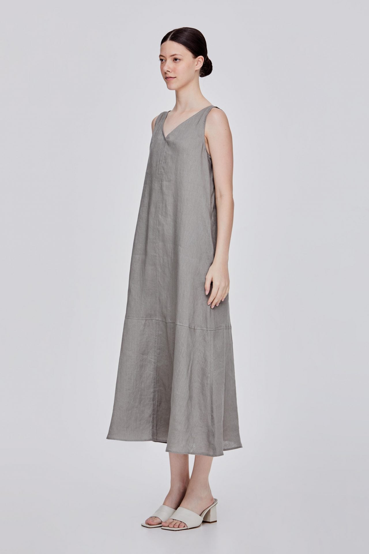 color:GREY
