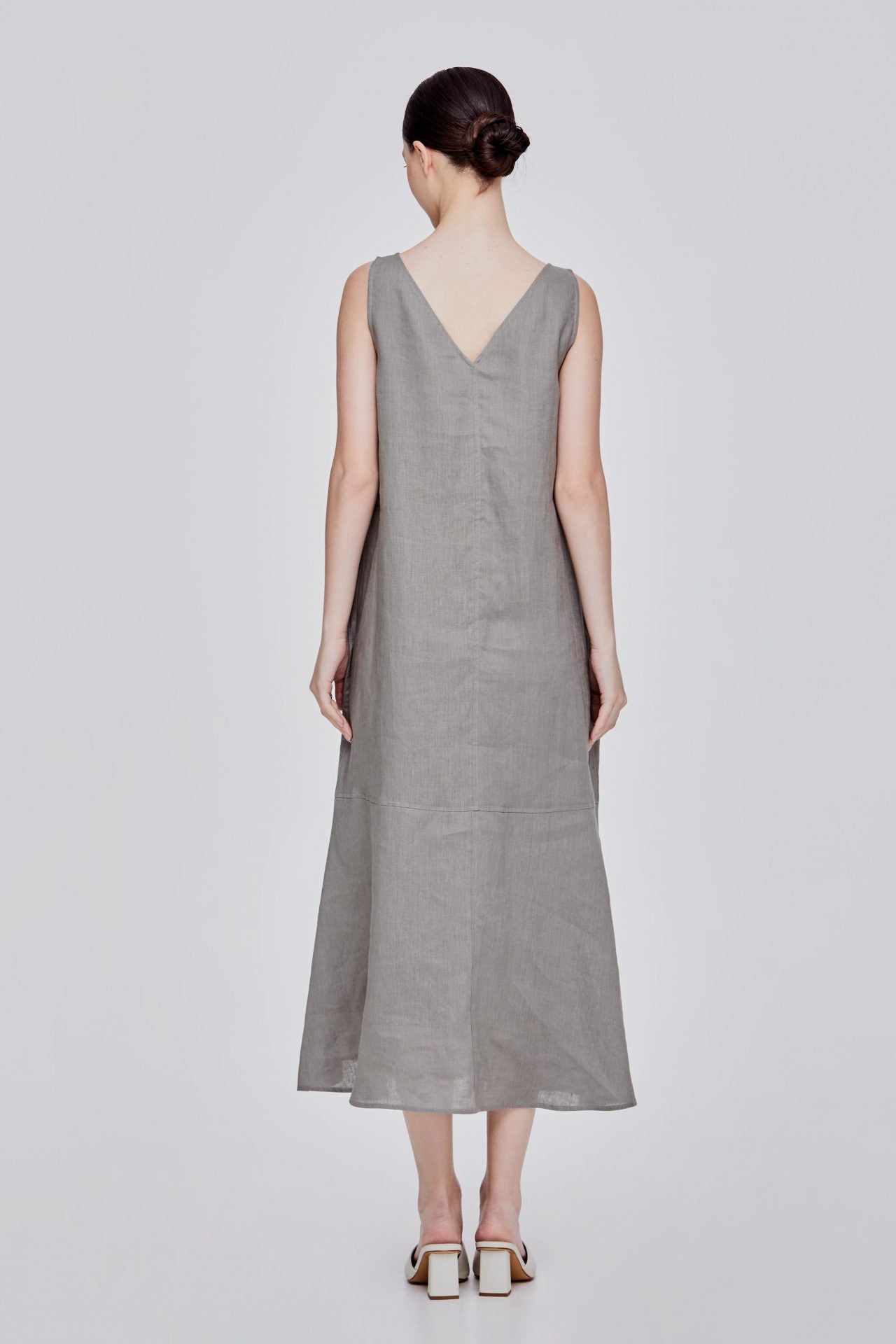 color:GREY