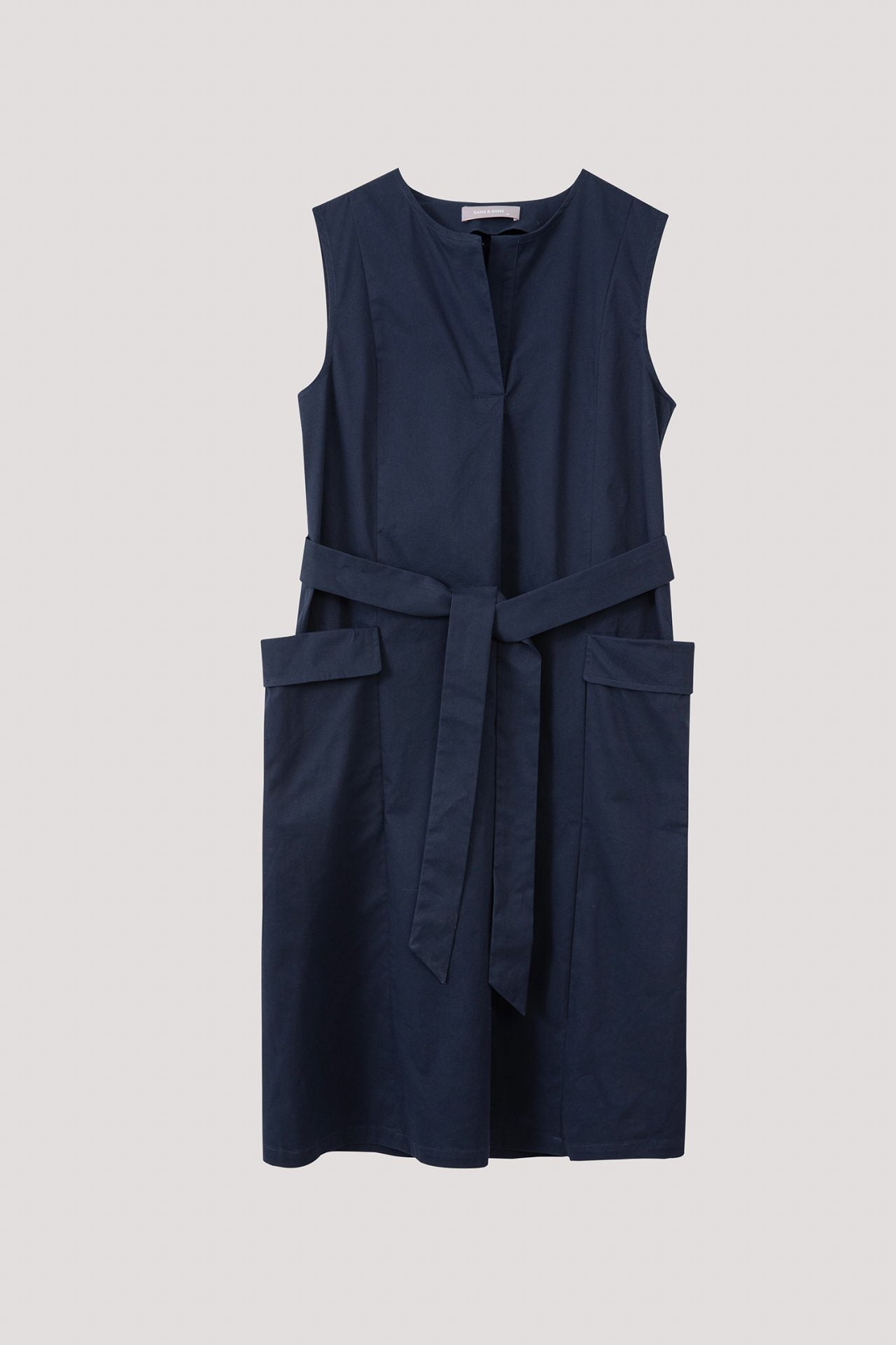 color:NAVY