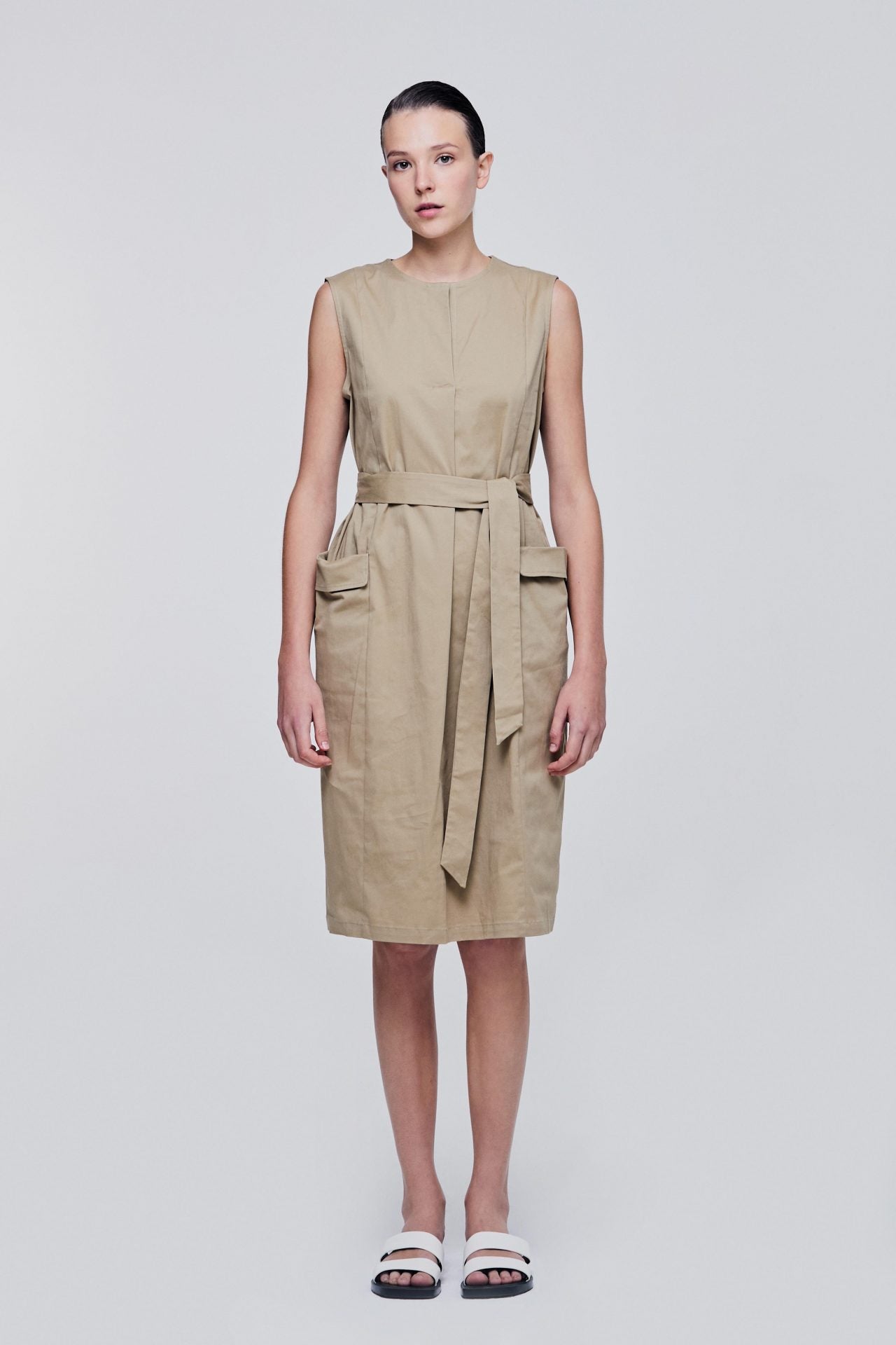 color:KHAKI