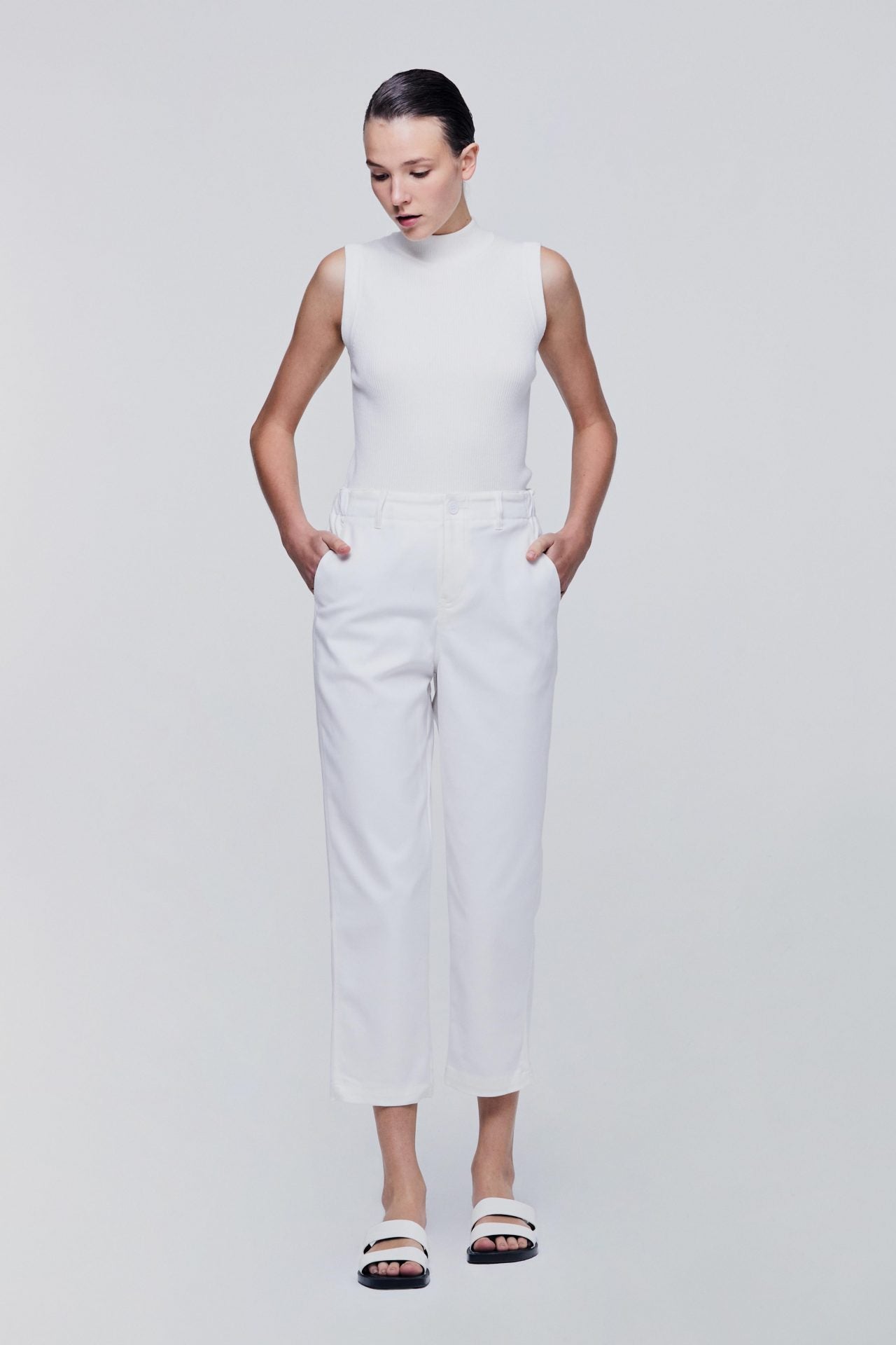 color:CREAM